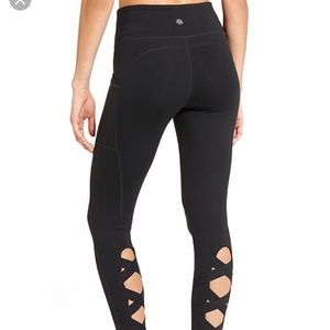 Athleta Chatarunga Tight Criss Cross Back